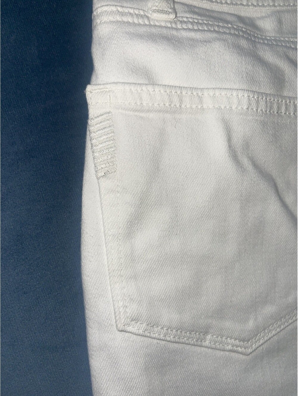 PAIGE White Jean Denim Skirt Button Zip Sz 30 Cotton Stretch Coastal Logo Flaw - Picture 10 of 14